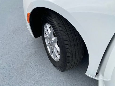 Used 2022 Chrysler Voyager LX FWD image 24