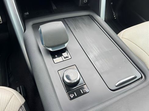 Used 2021 Land Rover Discovery HSE R-Dynamic AWD/4WD image 75