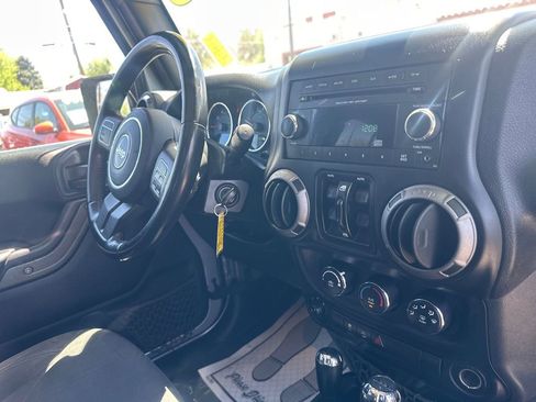 Used 2017 Jeep Wrangler Unlimited Sport w/ Quick Order Package 24S AWD/4WD image 35