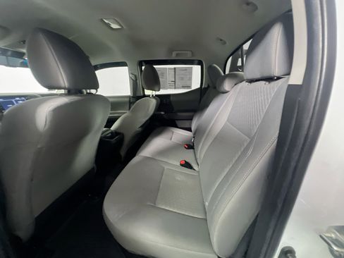 Used 2022 Toyota Tacoma SR5 w/ Technology Package RWD image 28