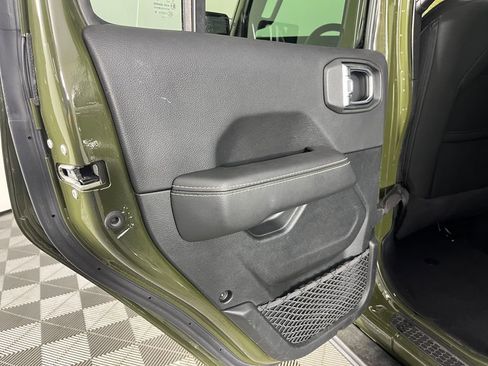 Used 2021 Jeep Wrangler Unlimited Sahara AWD/4WD image 12