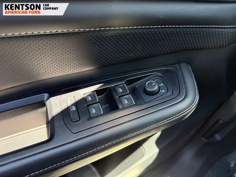 Used 2025 Volkswagen Atlas Cross Sport SE AWD/4WD image 18