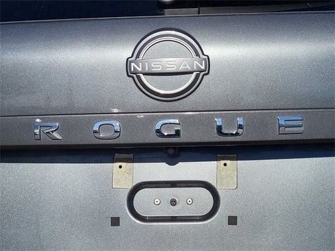 Used 2022 Nissan Rogue SV image 27