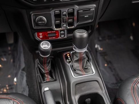Used 2022 Jeep Gladiator Rubicon w/ LED Lighting Group AWD/4WD image 40