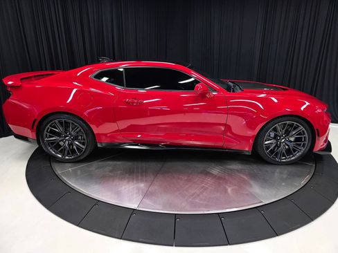 Used 2017 Chevrolet Camaro ZL1 RWD image 14