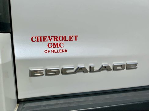 Used 2020 Cadillac Escalade ESV Luxury AWD/4WD image 19