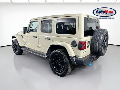 Used 2022 Jeep Wrangler Unlimited Sahara AWD/4WD image 6