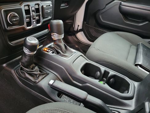 Used 2020 Jeep Wrangler Unlimited Sport AWD/4WD image 29