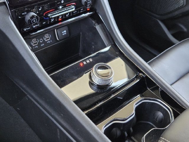 Used 2023 Jeep Grand Cherokee L Limited RWD image 16