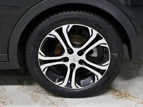 Used 2020 Chevrolet Bolt Premier w/ Infotainment Package image 19