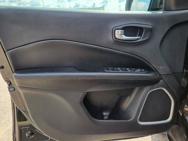 Used 2019 Jeep Compass Limited AWD/4WD image 16