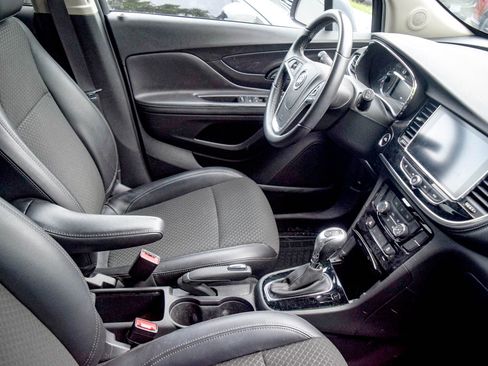 Used 2019 Buick Encore Preferred AWD/4WD image 7