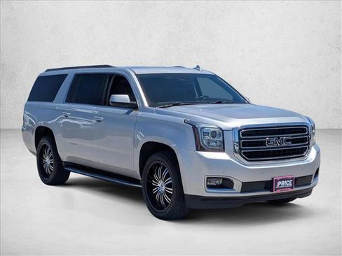 Used 2020 GMC Yukon XL SLT w/ HD Trailering Package RWD image 3