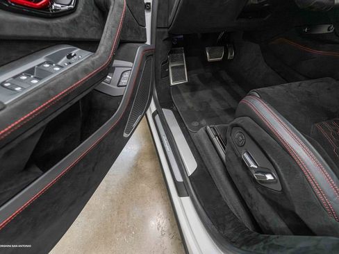 Used 2023 Lamborghini Urus Performante image 44