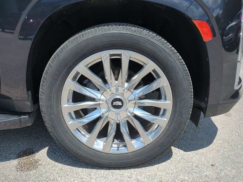 Used 2022 Cadillac Escalade ESV Premium Luxury AWD/4WD image 11