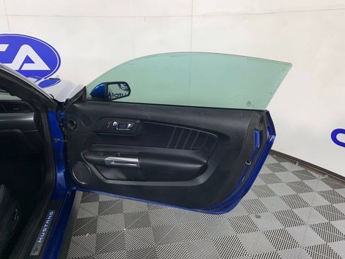 Used 2017 Ford Mustang GT Premium w/ GT Performance Package RWD image 29