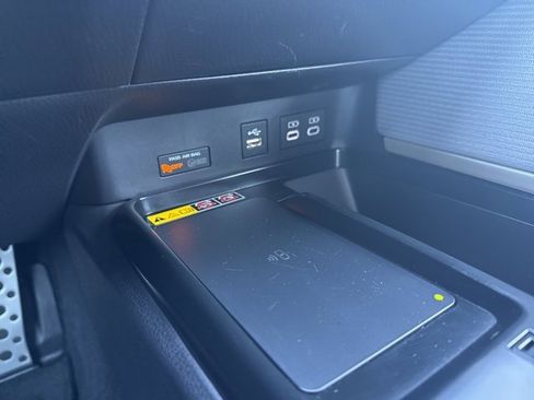 Used 2025 Toyota Camry SE image 29