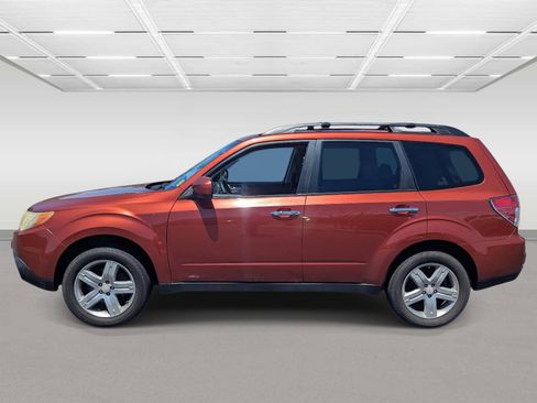 Used 2010 Subaru Forester 2.5X Premium AWD/4WD image 2