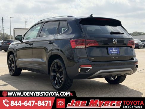 Used 2024 Volkswagen Taos SE image 7