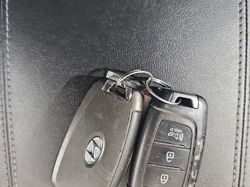 Used 2020 Hyundai Santa Fe SE image 28