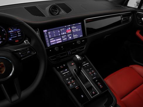 Certified 2026 Porsche Macan AWD/4WD image 35