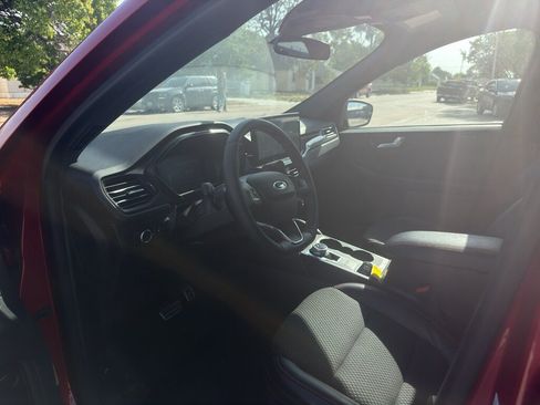 Used 2023 Ford Escape ST-Line w/ Tech Pack #1 AWD/4WD image 5