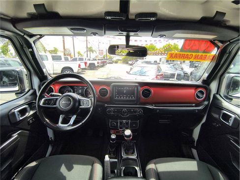 Used 2020 Jeep Gladiator Rubicon w/ LED Lighting Group AWD/4WD image 6