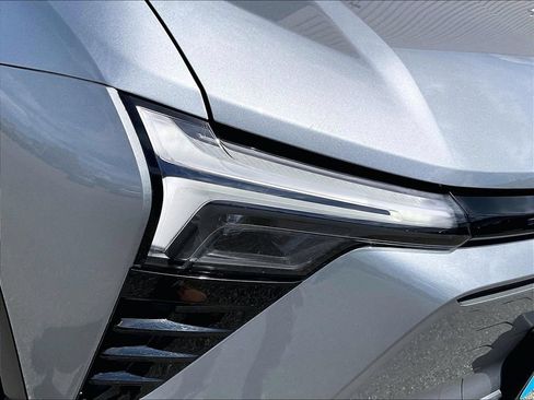 Used 2024 Chevrolet Blazer EV LT AWD/4WD image 32