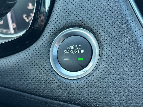 Used 2025 Cadillac XT5 Premium Luxury image 35