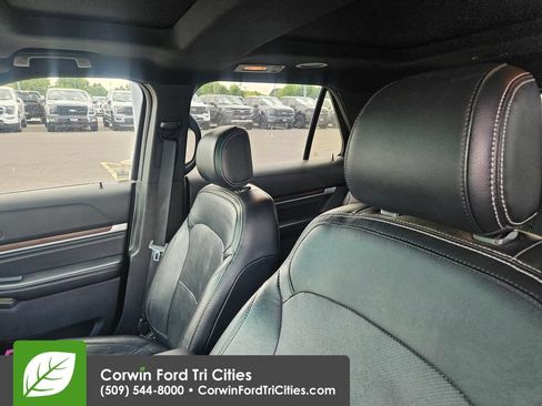 Used 2017 Ford Explorer Limited AWD/4WD image 10