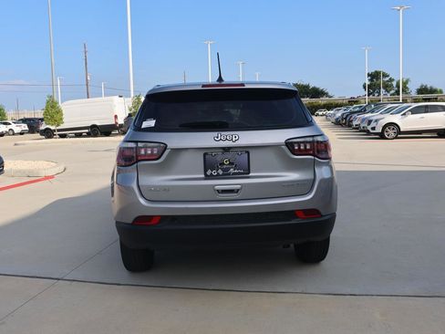 Used 2019 Jeep Compass Sport image 4