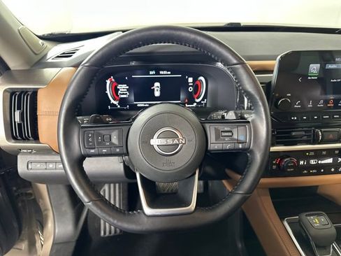 Used 2023 Nissan Pathfinder Platinum image 14