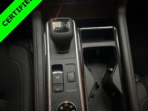 Used 2024 Nissan Pathfinder SV image 11