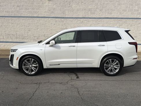 Certified 2023 Cadillac XT6 Premium Luxury image 4