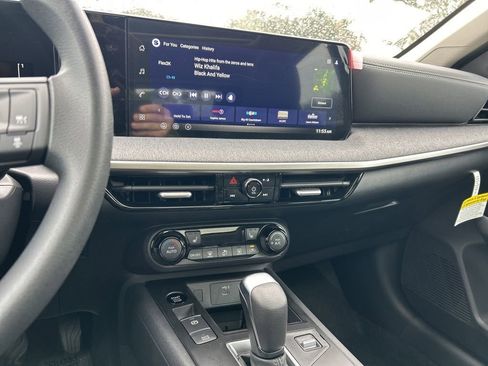 New 2026 Nissan Kicks SV w/ SV Premium Package FWD image 31