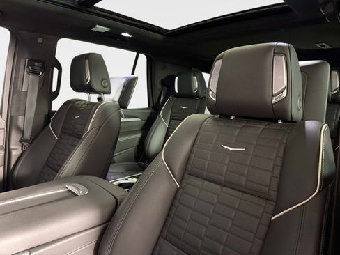 Used 2025 Cadillac Escalade V AWD/4WD image 40