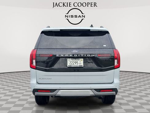 Used 2025 Ford Expedition Platinum AWD/4WD image 6
