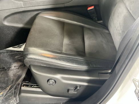 Used 2022 Jeep Grand Cherokee Laredo X image 19