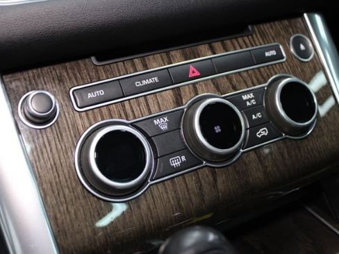 Used 2016 Land Rover Range Rover Sport SE image 17