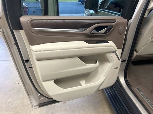 Used 2022 GMC Yukon XL Denali image 27