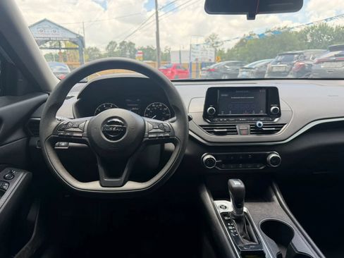 Used 2023 Nissan Altima 2.5 S FWD image 14