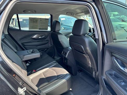Used 2024 GMC Terrain SLT AWD/4WD image 11