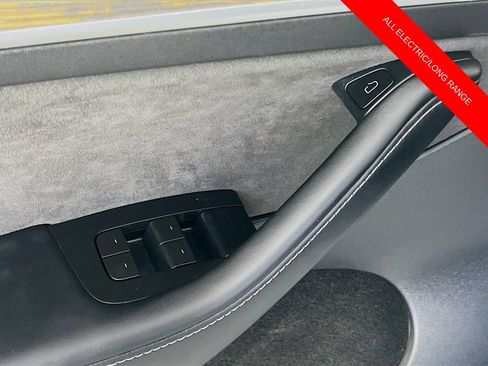 Used 2023 Tesla Model Y Long Range AWD/4WD image 17