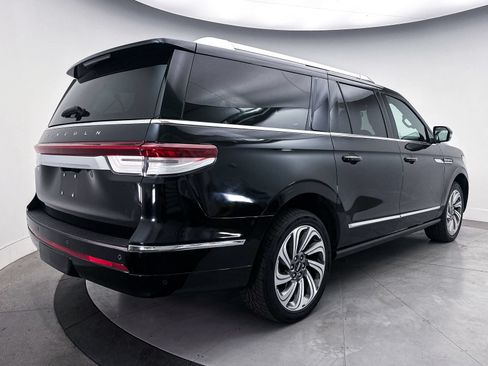 Used 2022 Lincoln Navigator L Reserve AWD/4WD image 17