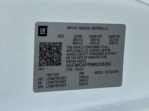Used 2021 Chevrolet Express 2500 RWD image 31