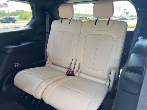 New 2026 Jeep Grand Cherokee L Limited w/ Luxury Tech Group II AWD/4WD image 20