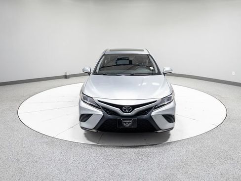 Used 2018 Toyota Camry SE w/ Moonroof Package FWD image 26