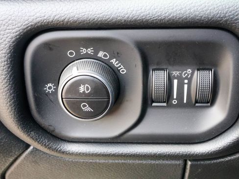 New 2026 RAM 3500 Laramie AWD/4WD image 27