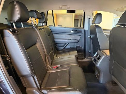 Used 2023 Volkswagen Atlas SE w/ Black Wheel Package FWD image 23