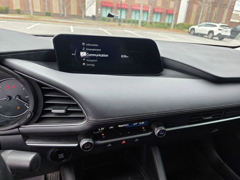 Used 2022 MAZDA MAZDA3 s image 16